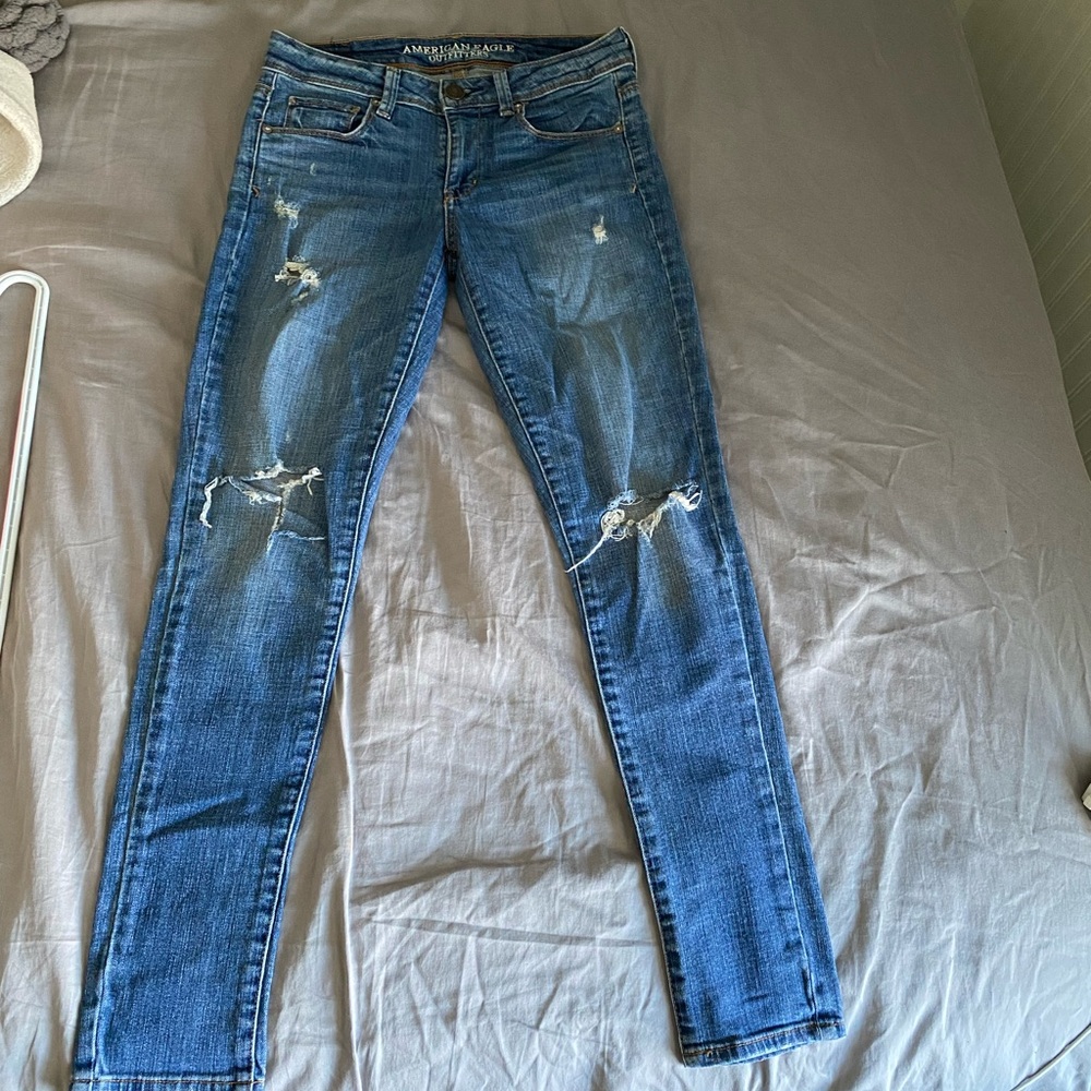 American Eagle Outfitters Women's Blue Distressed Jeans